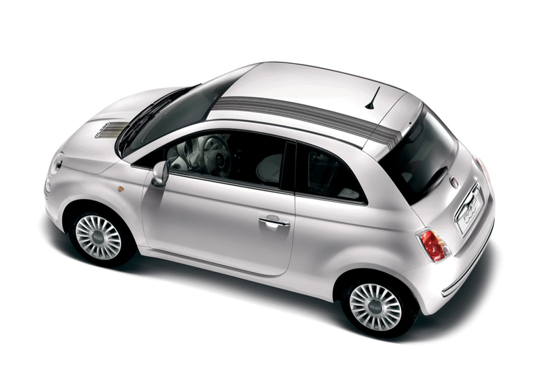 Illustration for article titled Fiat 500 Rolls Out in Europe, Bristling with Tech Goodness